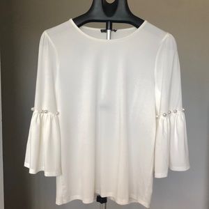 Adrianna Papell Bell Sleeve Pearl Accent Top Sz M